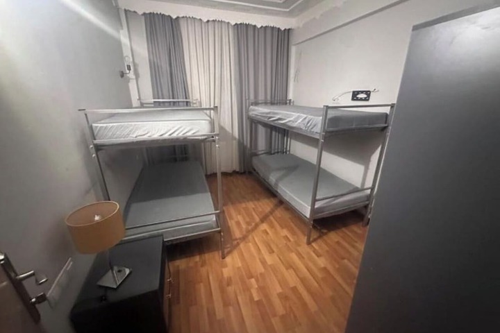 Room 2 of 3
