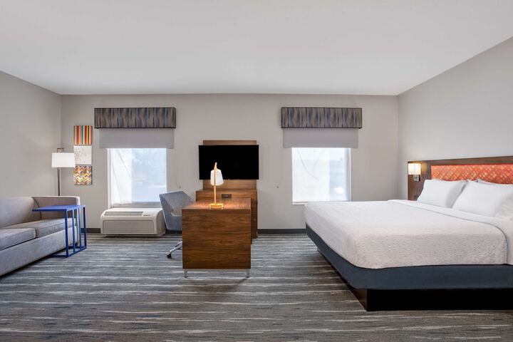 1 King Bed (3 of 22)