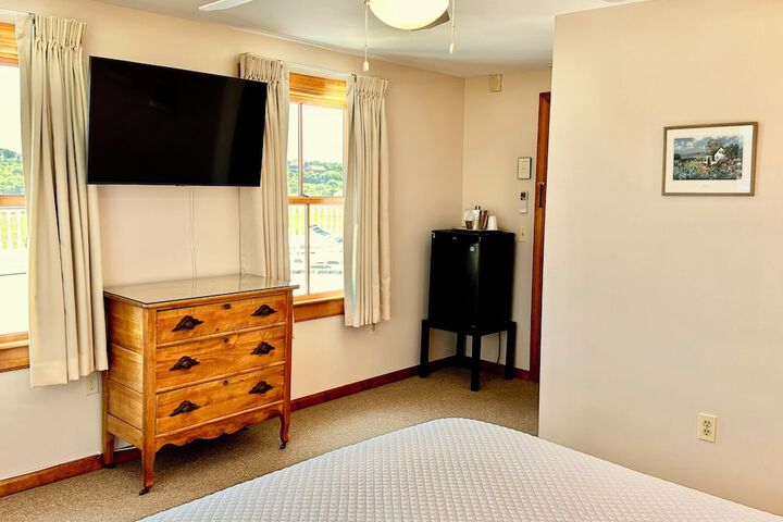 Room 28 of 100