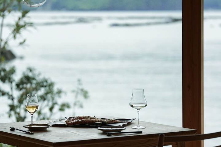 Dining 17 of 20