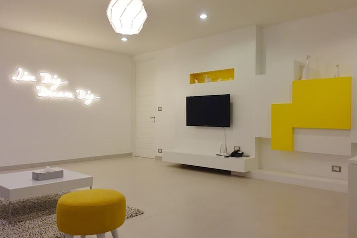 Room 11 of 148