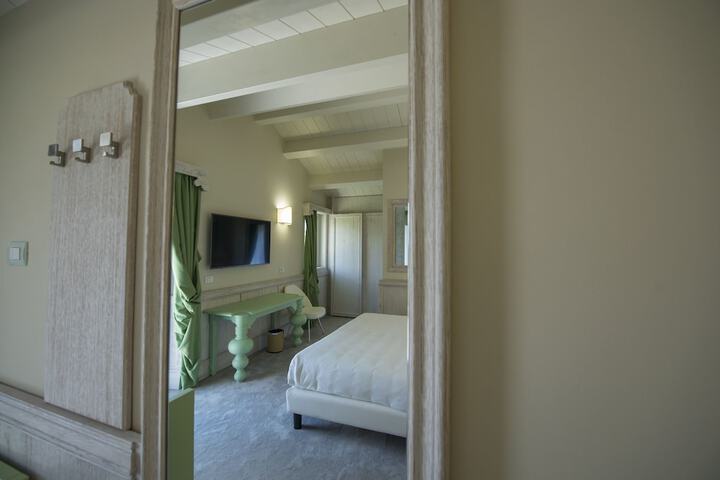 Room 10 of 47