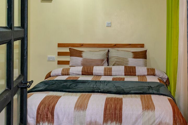 Room 2 of 16