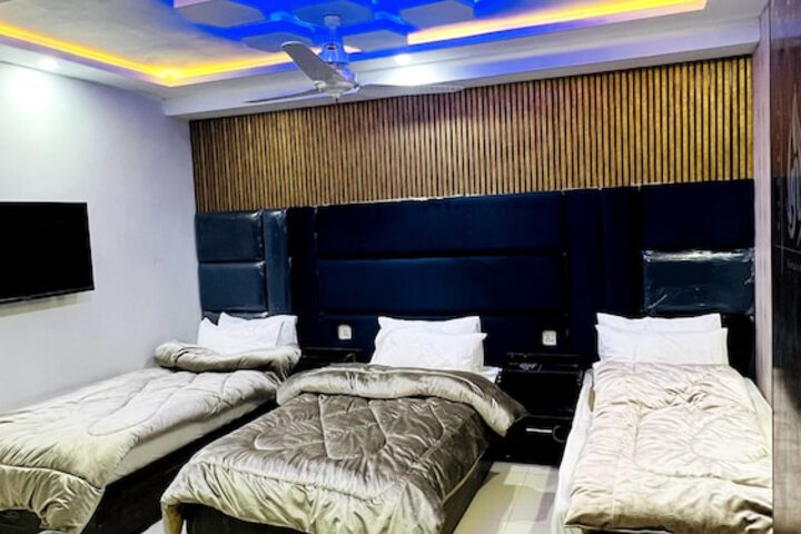 Room 16 of 24