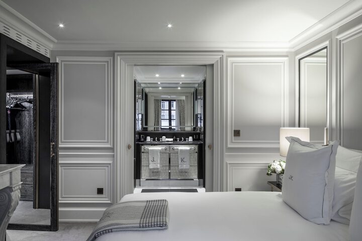 Room 12 of 37