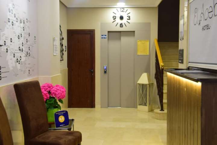 Check-in/check-out kiosk