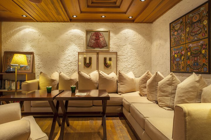 Guest Lobby