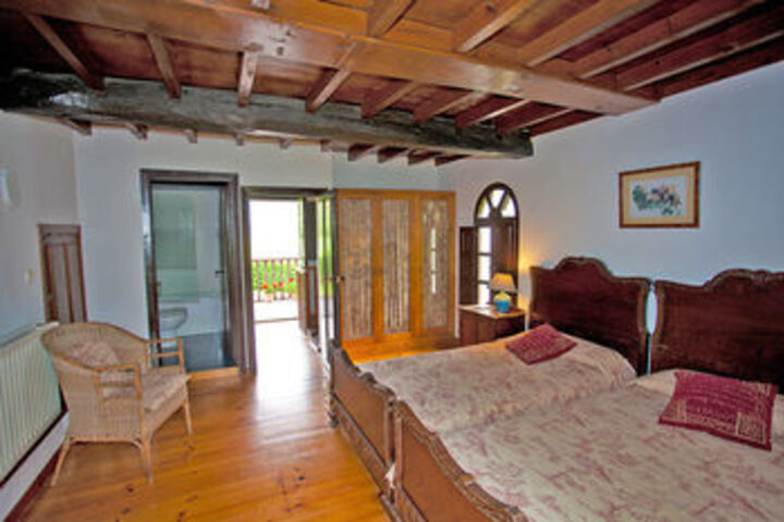 Room 5 of 15