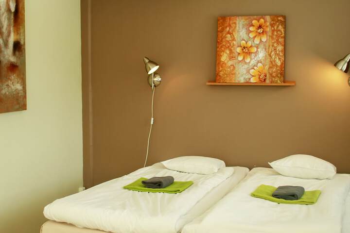 Room 22 of 48