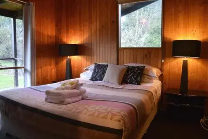 Room 3 of 9