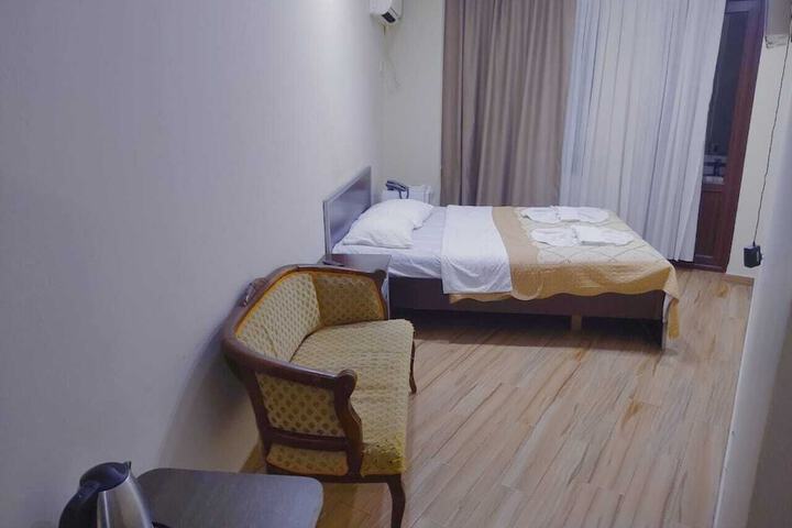 Room 5 of 15