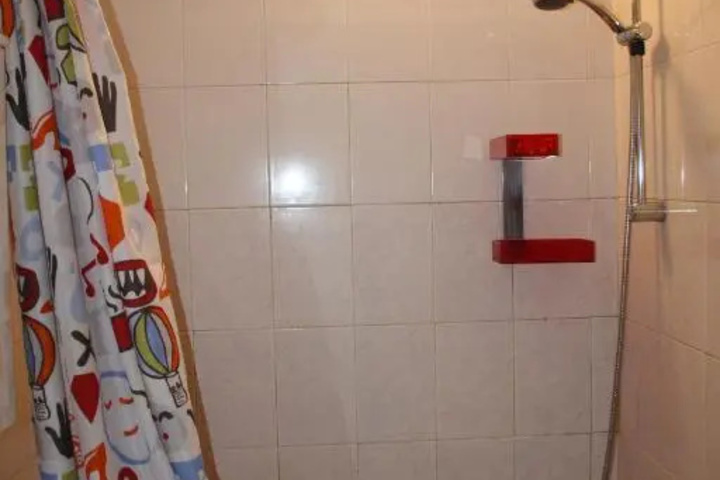 Room 4 of 4