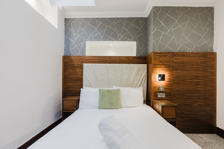 Room 21 of 125
