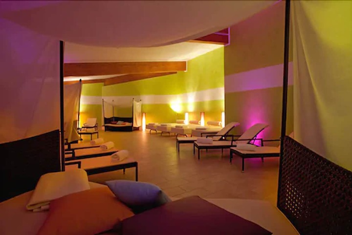 Spa 14 of 42