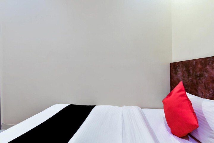 Room 8 of 37