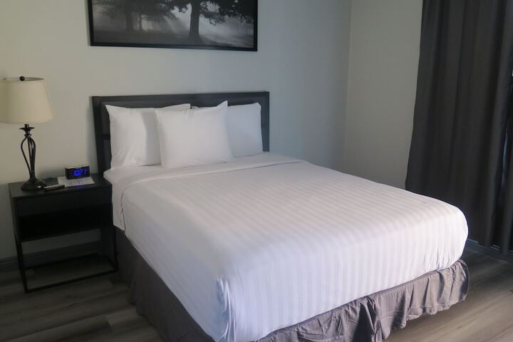 Room 8 of 25