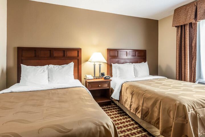 1 King Bed Suite (4 of 15)