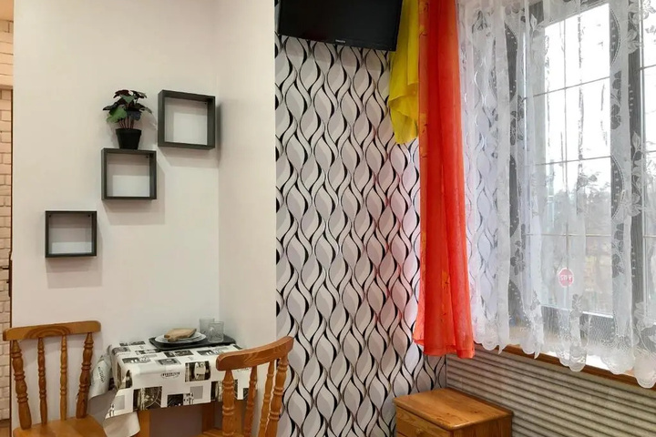 Room 4 of 20