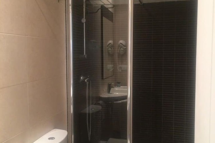 Room 7 of 13