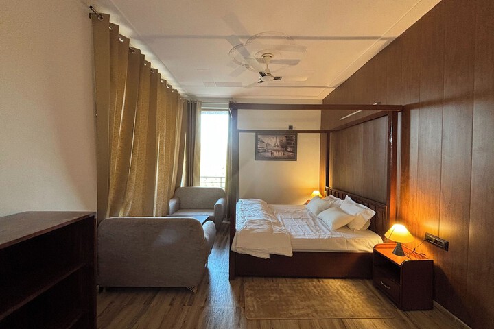 Room 10 of 45