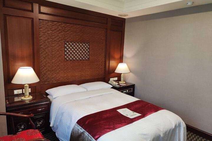 Room 8 of 46