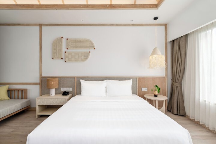 Room 25 of 134