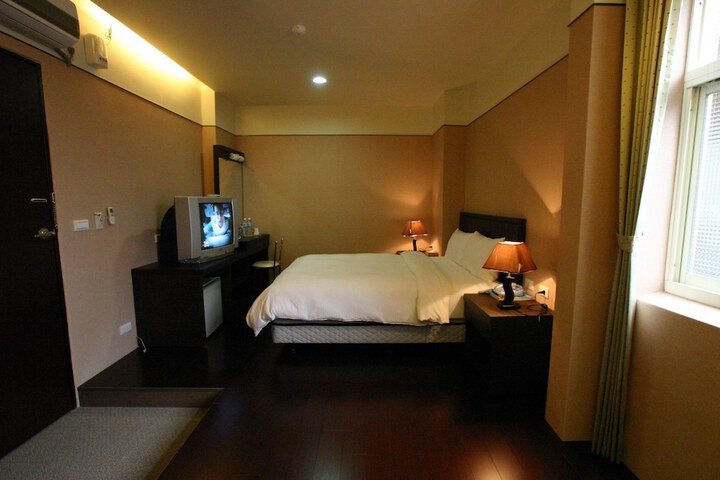 Room 9 of 47