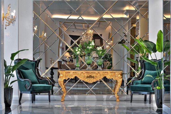Guest Lobby