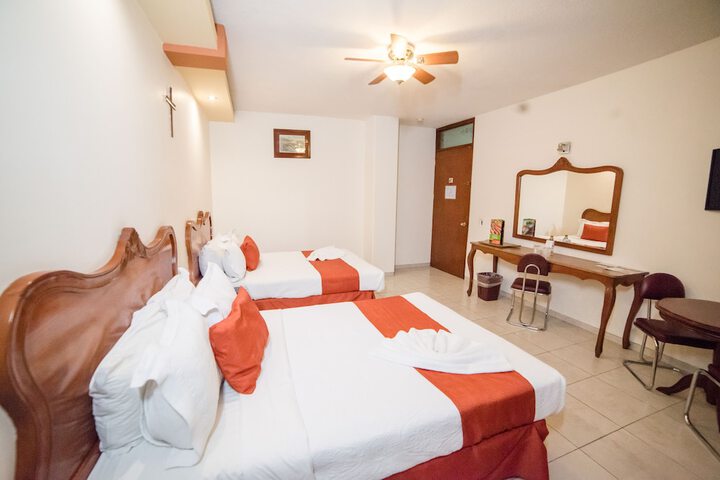 Room 6 of 38