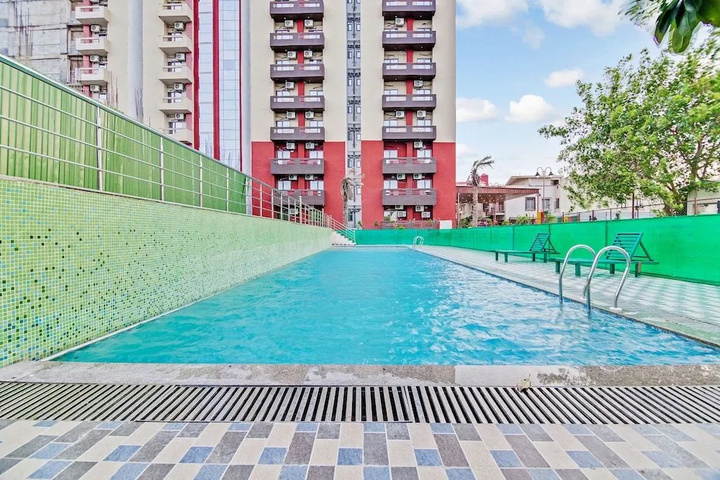 Pool 14 of 27