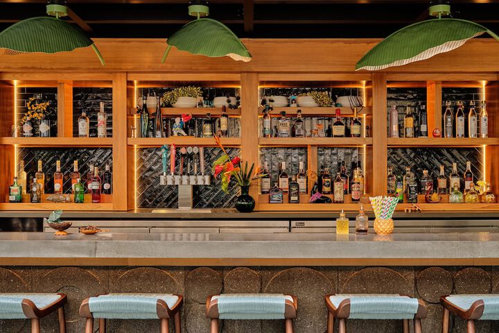 Poolside bar