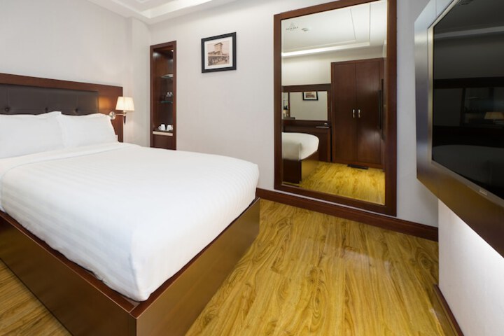 Room 16 of 52