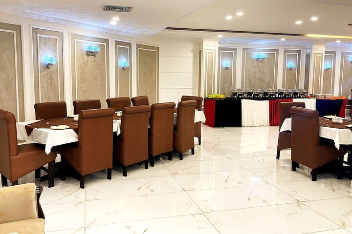 Ballroom/Hall 42 of 47