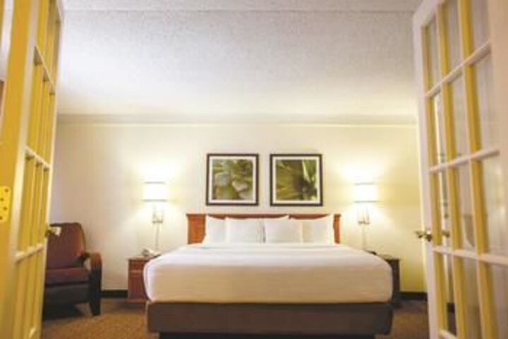 Room 33 of 94
