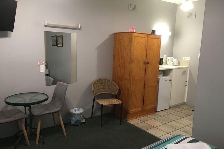 Room 16 of 36