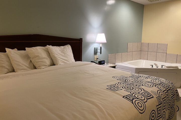 1 King Bed (9 of 20)