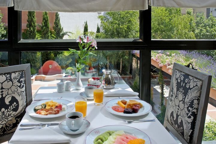 Breakfast/Coffee Service 15 of 25