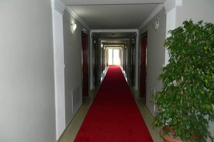 Ballroom/Hall 10 of 15
