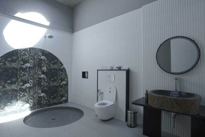 Room 11 of 20