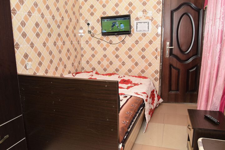 Room 15 of 39