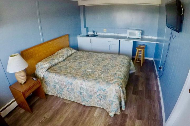 Room 11 of 24