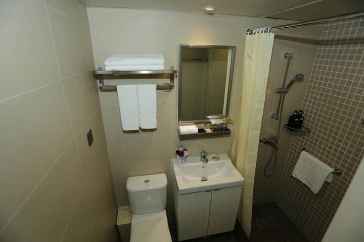 Room 12 of 19