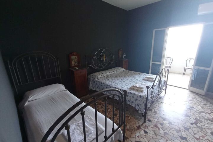 Room 16 of 51