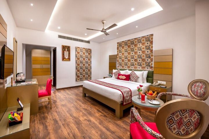Room 16 of 36