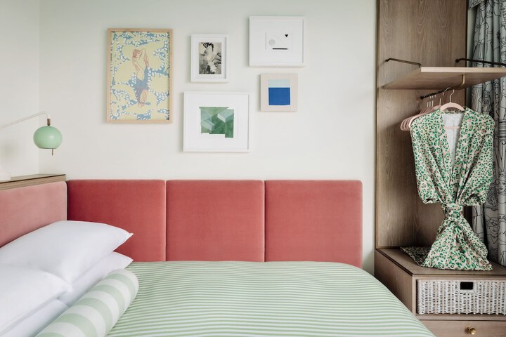 1 Queen Bed (8 of 21)