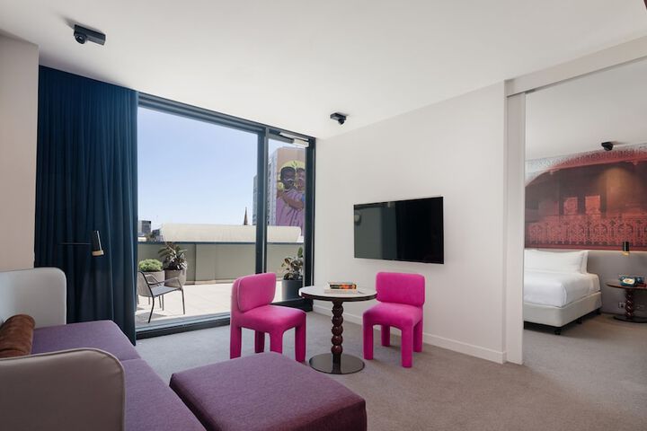 Room 12 of 74