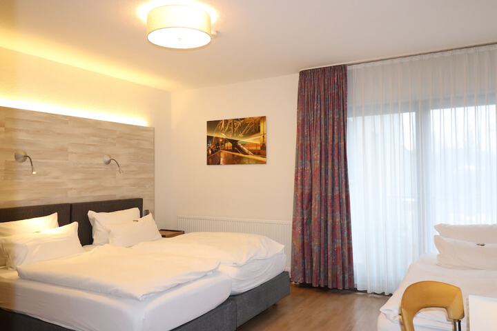 Room 13 of 39