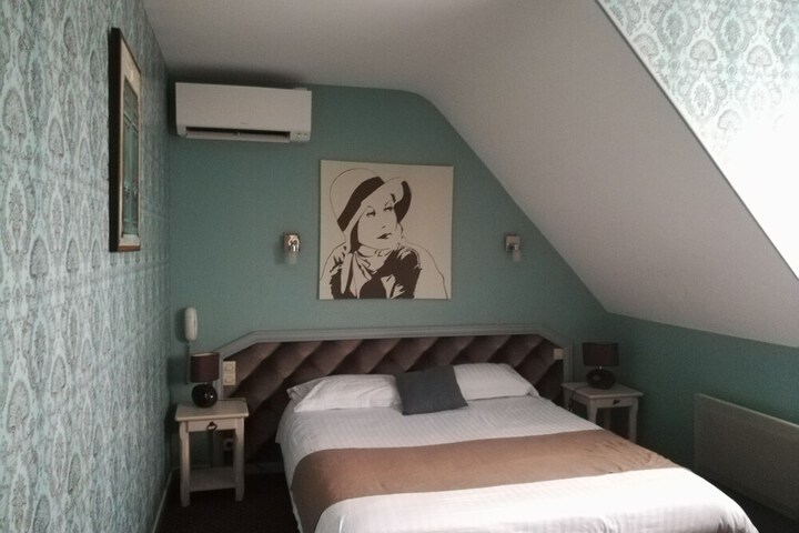 Room 16 of 40