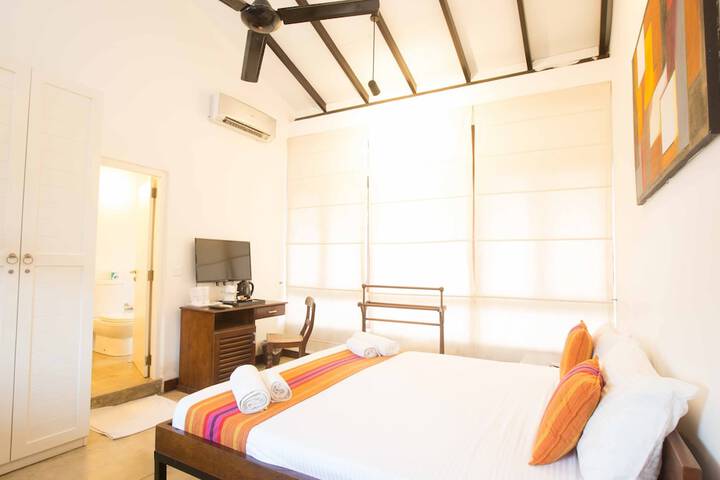 Room 6 of 29
