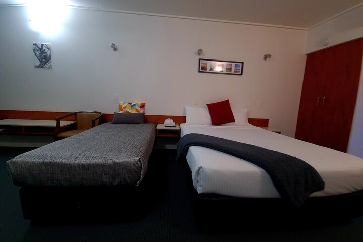 Room 6 of 31